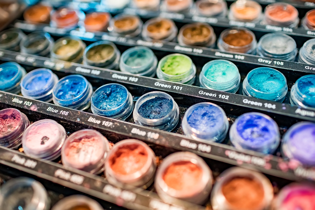 ollection-of-acrylic-powder-different-colors-for-2021-08-26-22-59-30-utc 1024x683